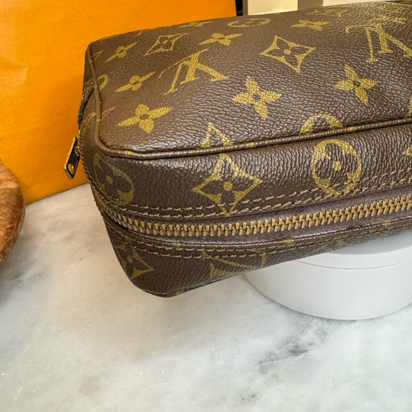 Louis Vuitton Monogram Trousse Toilette - Picture 9 of 14